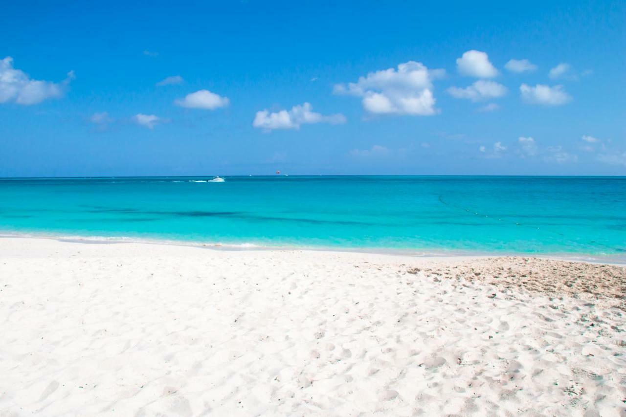 Island Club Turks & Grace Bay Place Exterior foto